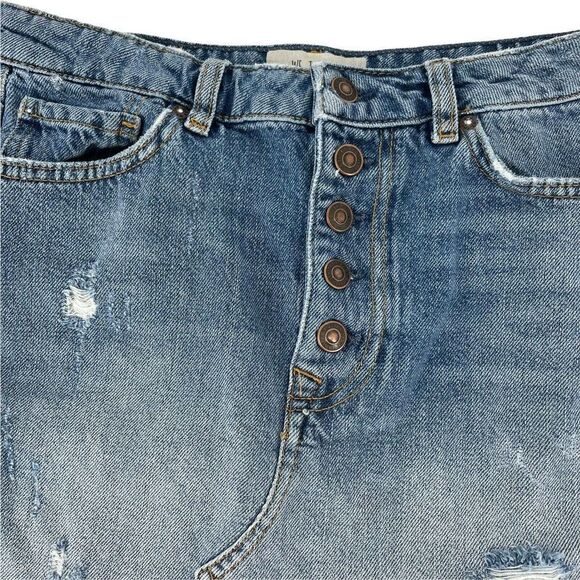 Free People Jean Skirt We The Free Denim Mini Distressed Size 29 Button Fly Boho - Picture 4 of 6